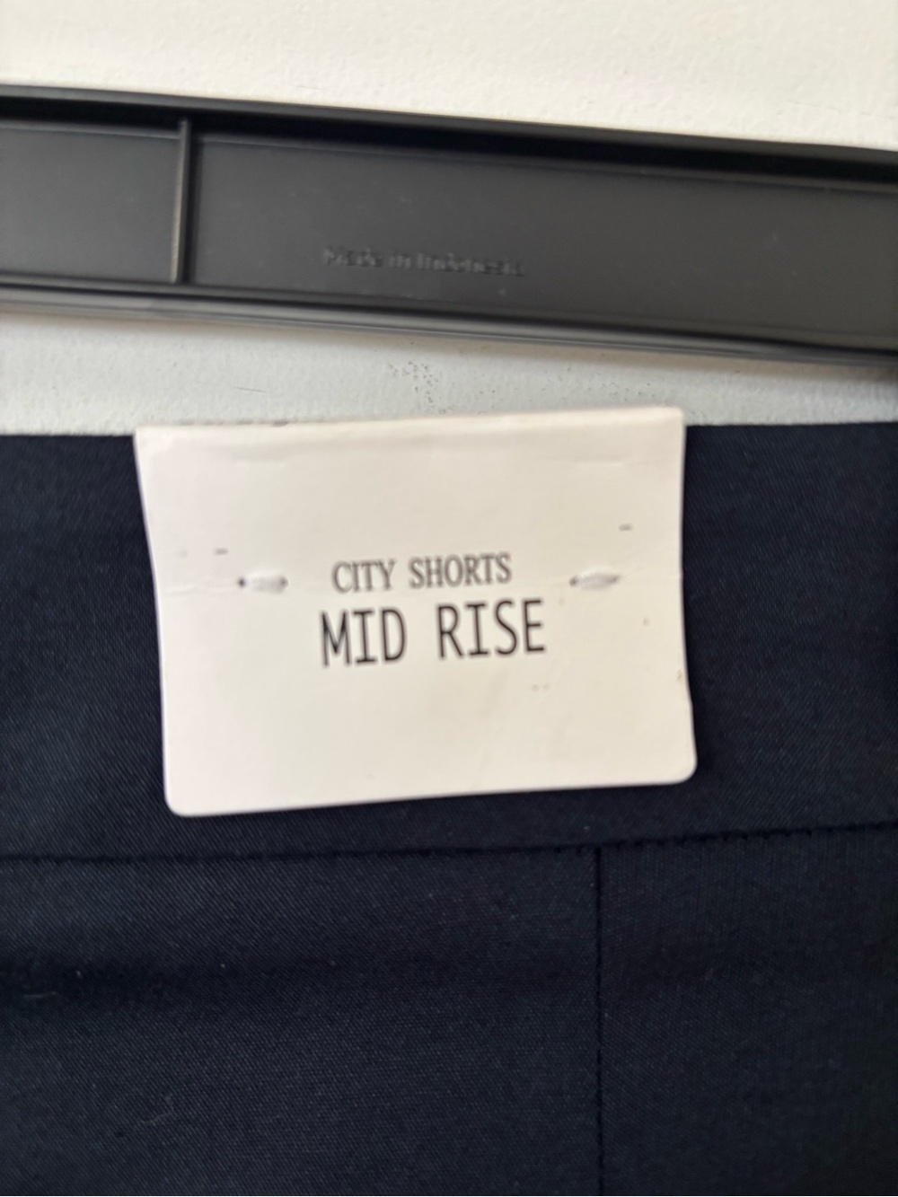 Gibson Latimer Navy Mid-Rise City Shorts - Picture 4 of 5